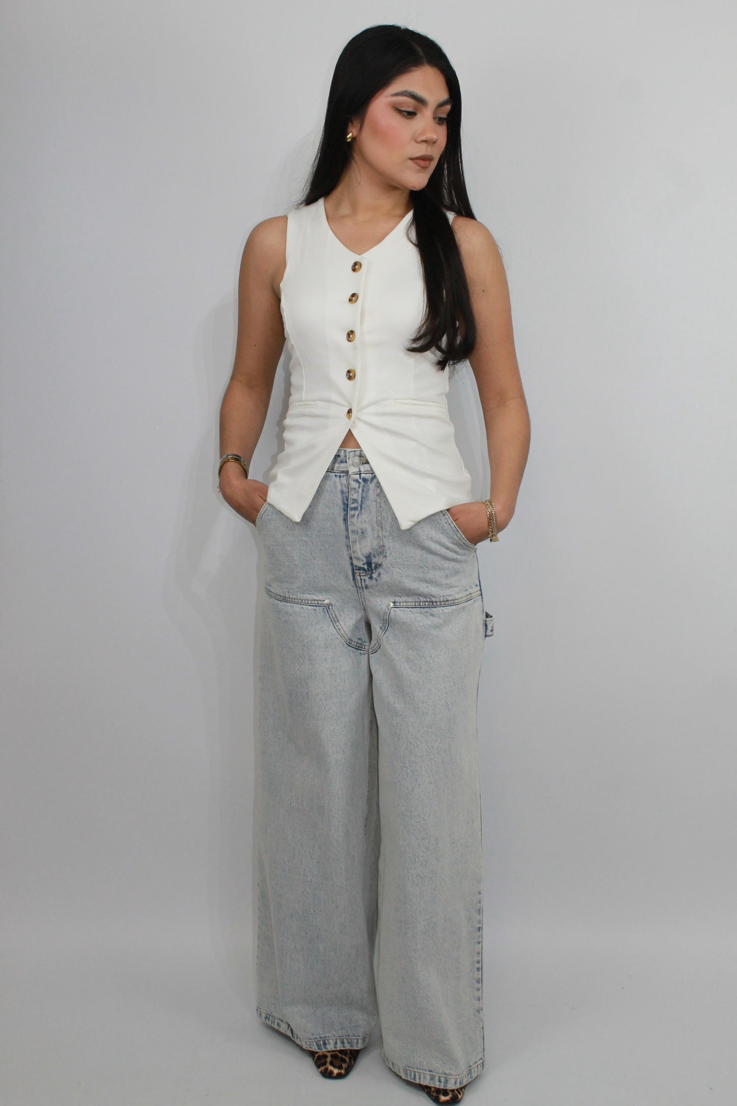 LIGHT BLUE DENIM JEANS