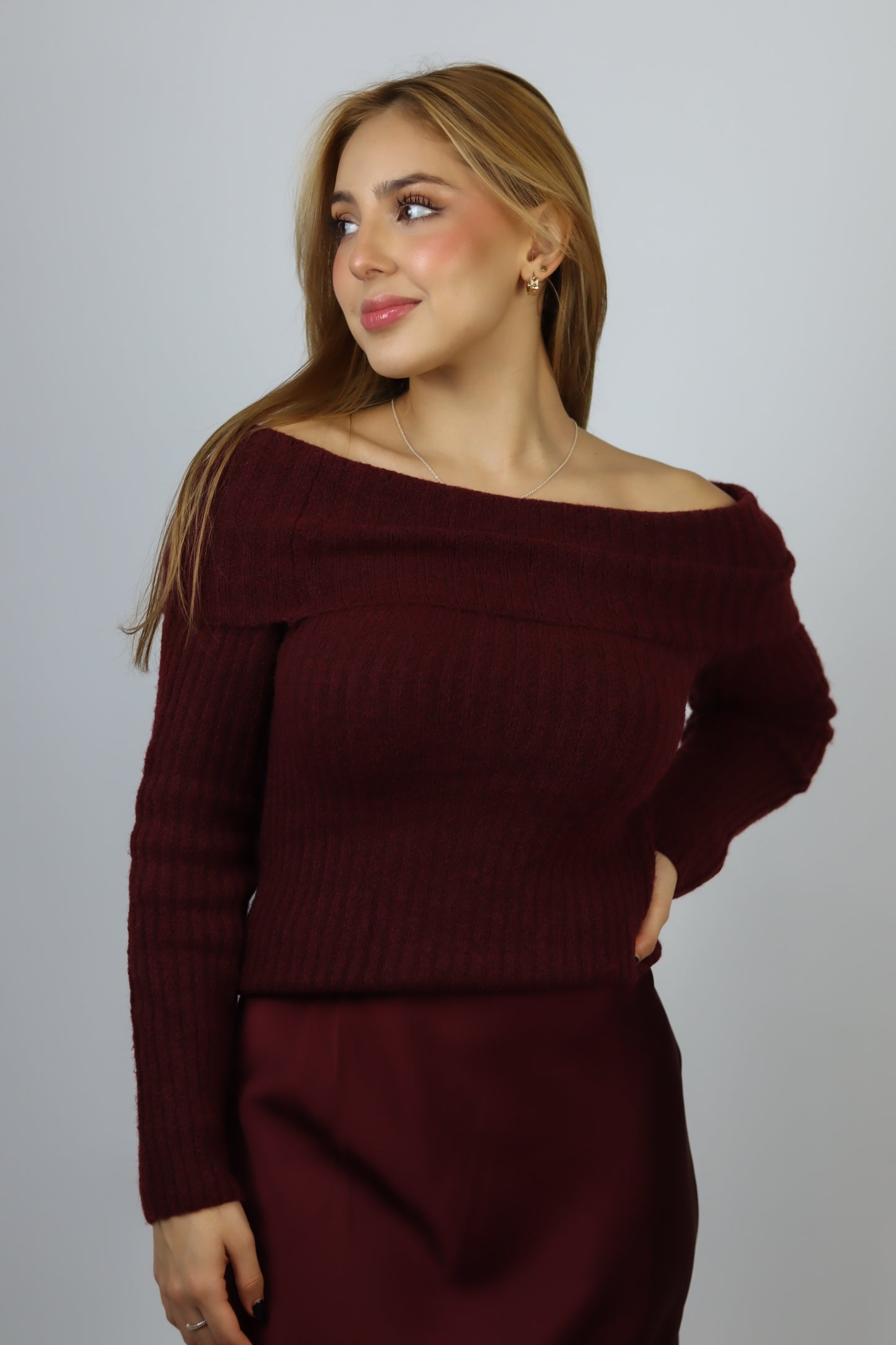 SWEATER BURGUNDY SIN HOMBRO