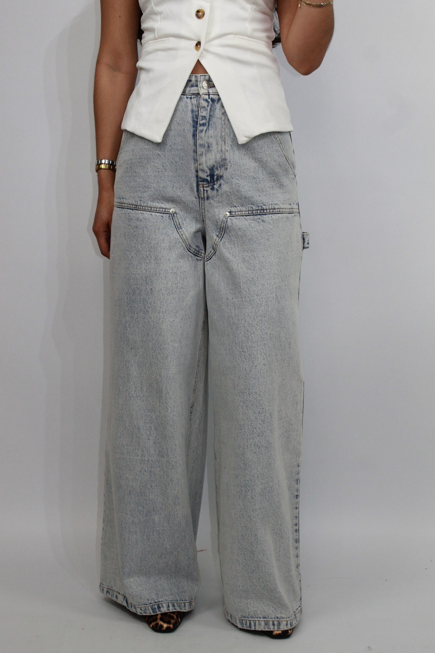 LIGHT BLUE DENIM JEANS