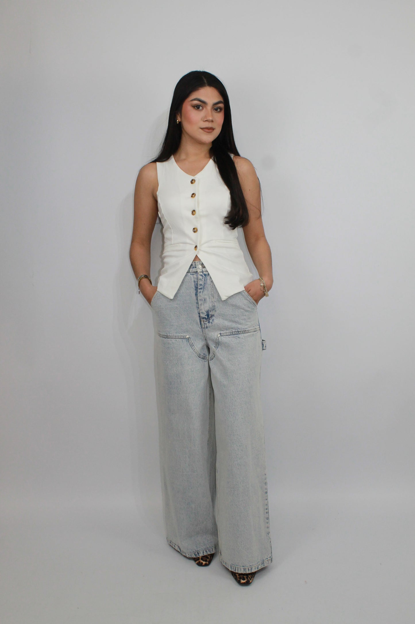 LIGHT BLUE DENIM JEANS