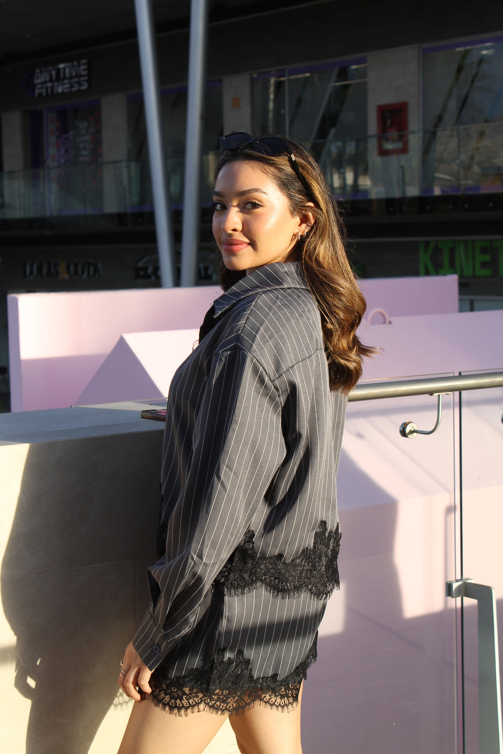 CONJUNTO COMFY GRAY ENCAJE RAYAS