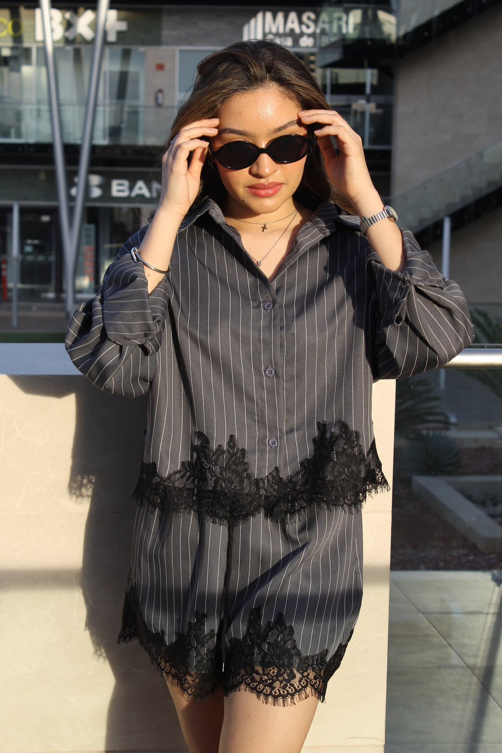 CONJUNTO COMFY GRAY ENCAJE RAYAS