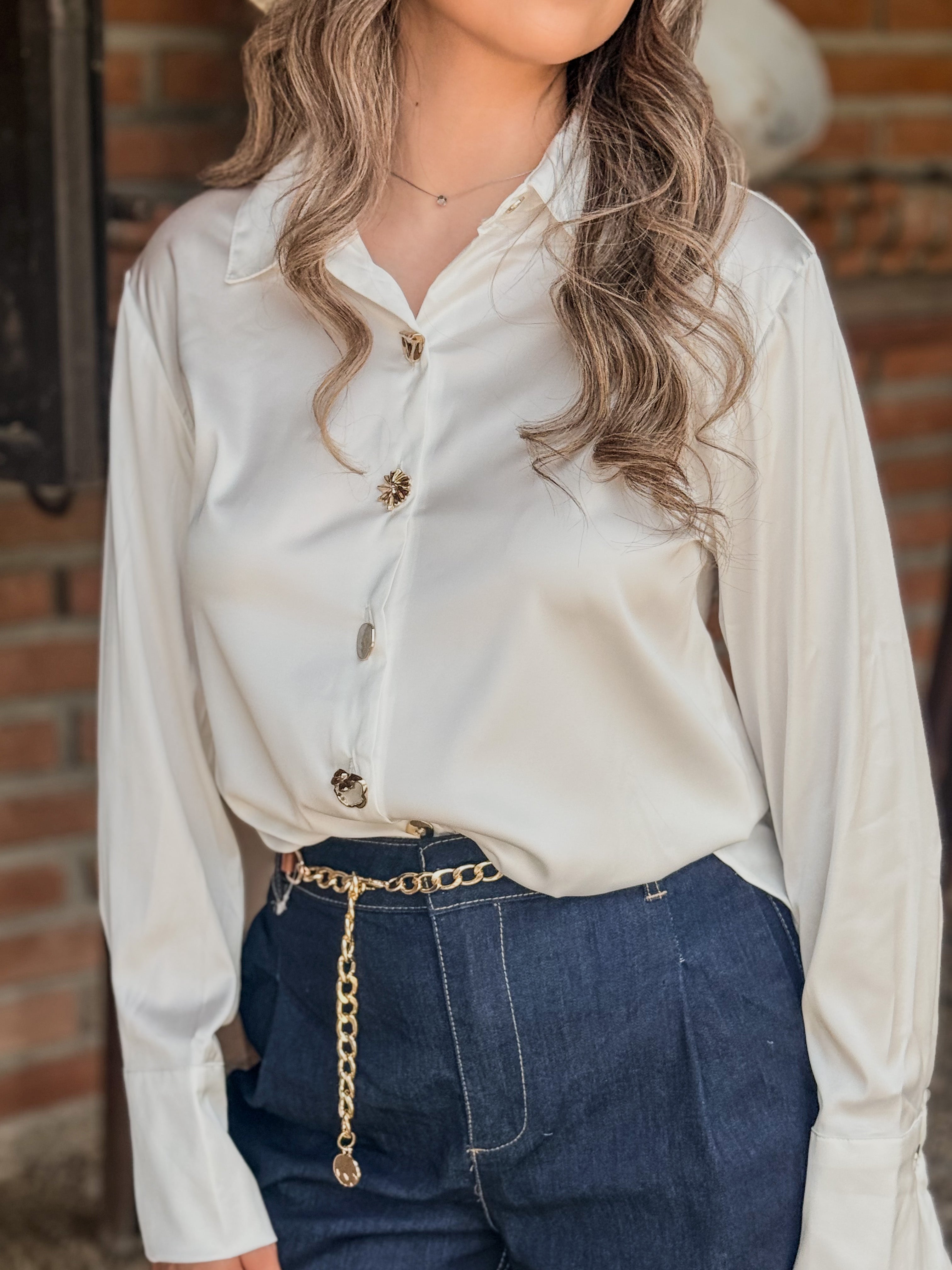 CAMISOLA BLANCA CON BOTONES