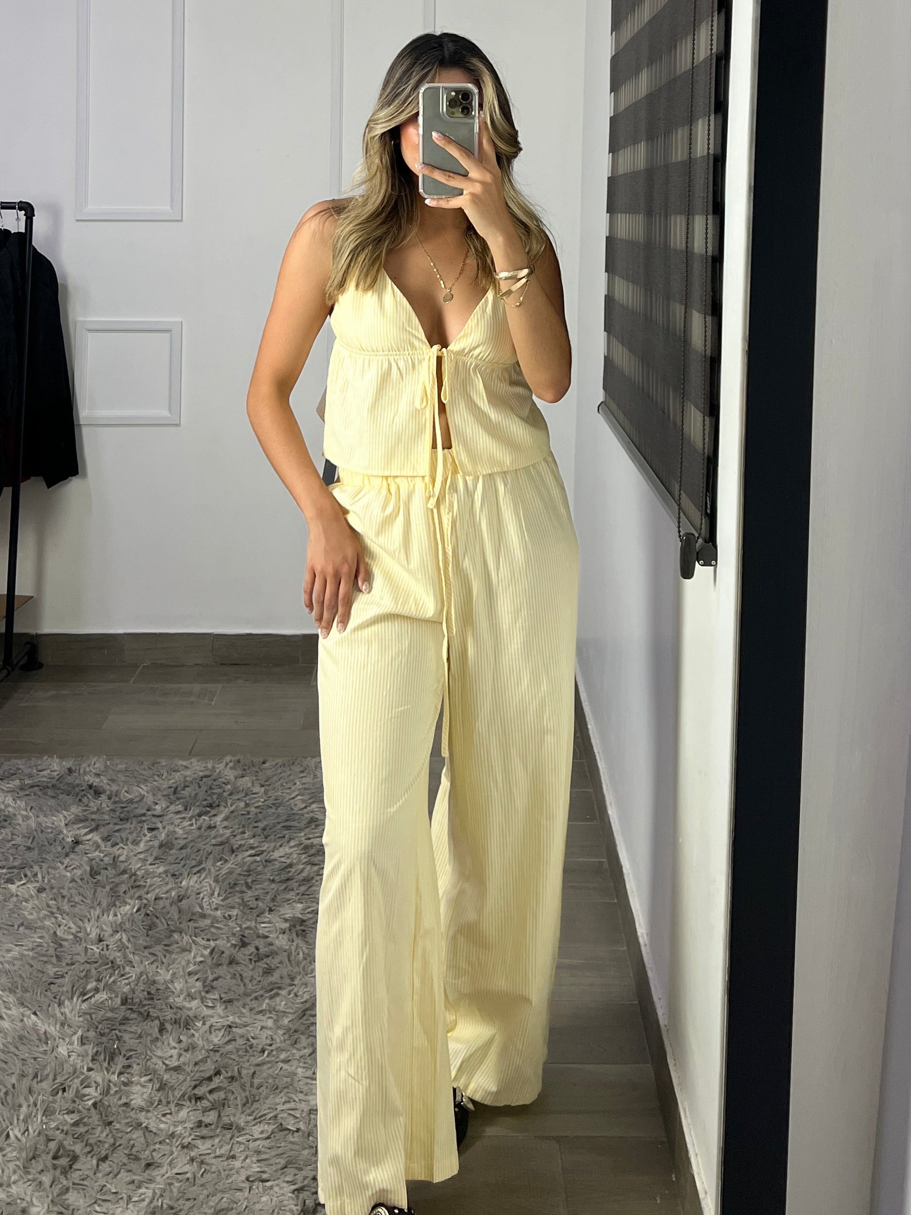 CONJUNTO AMARILLO RAYAS