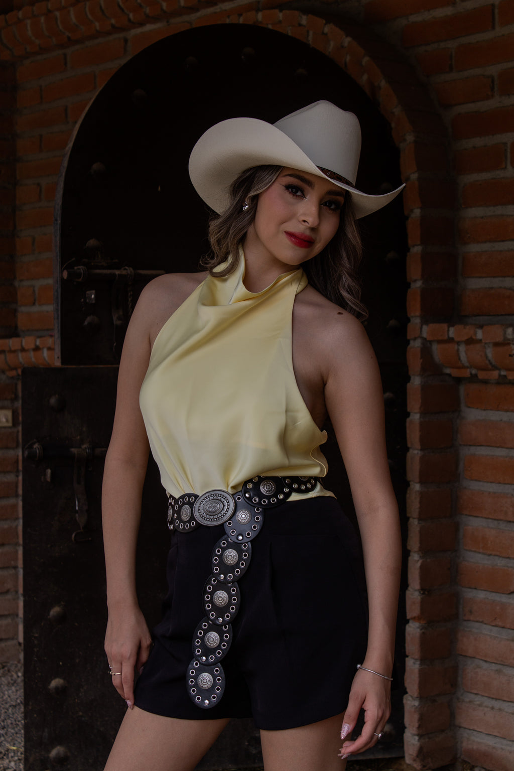 BLUSA HALTER SATÍN AMARILLO