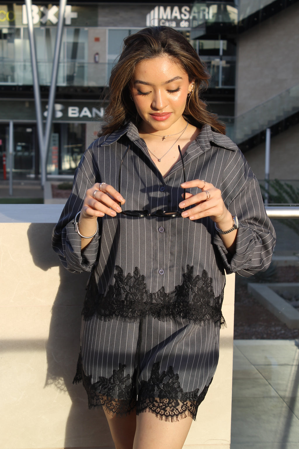 CONJUNTO COMFY GRAY ENCAJE RAYAS