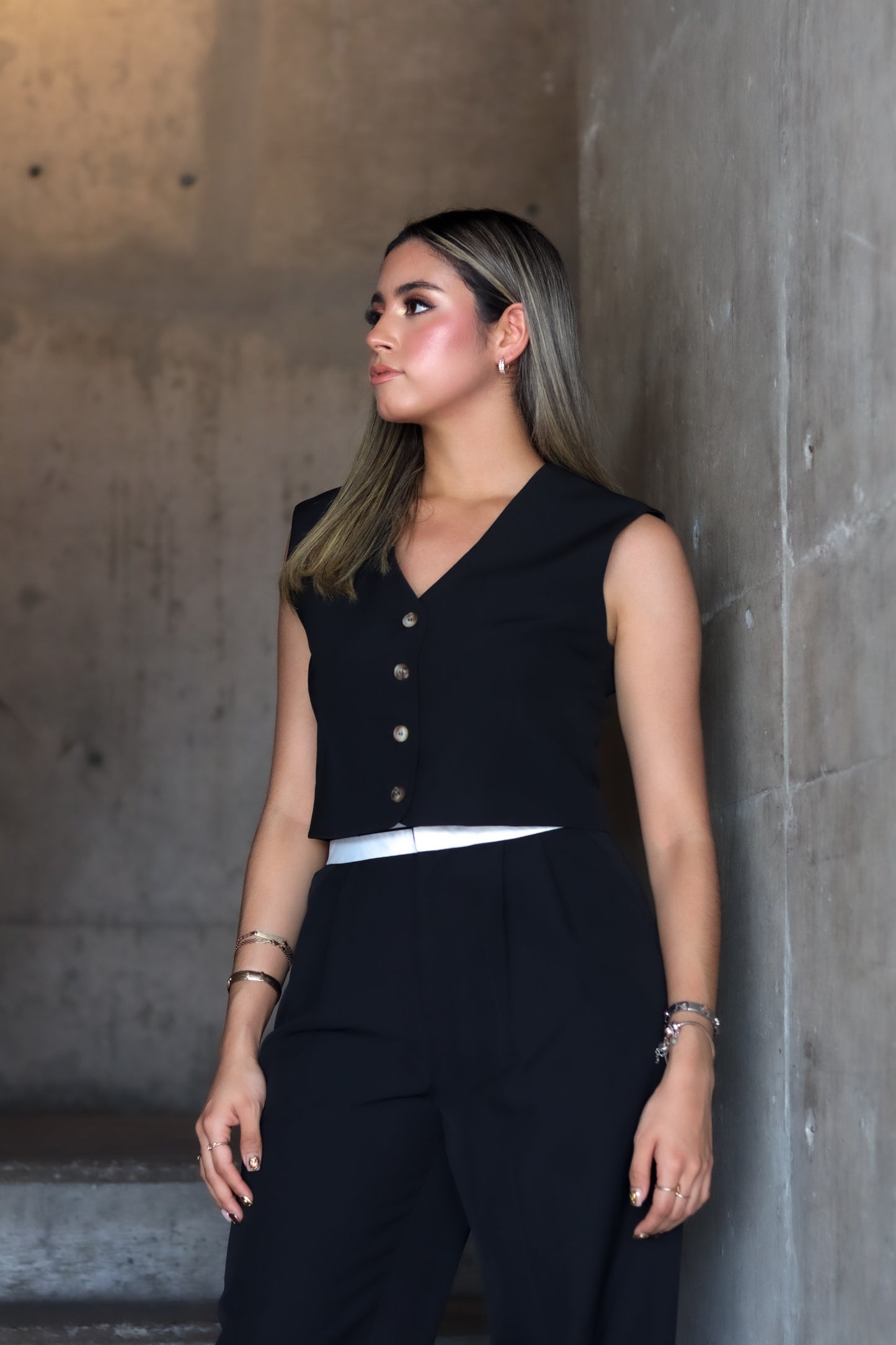 BLACK CHIC VEST