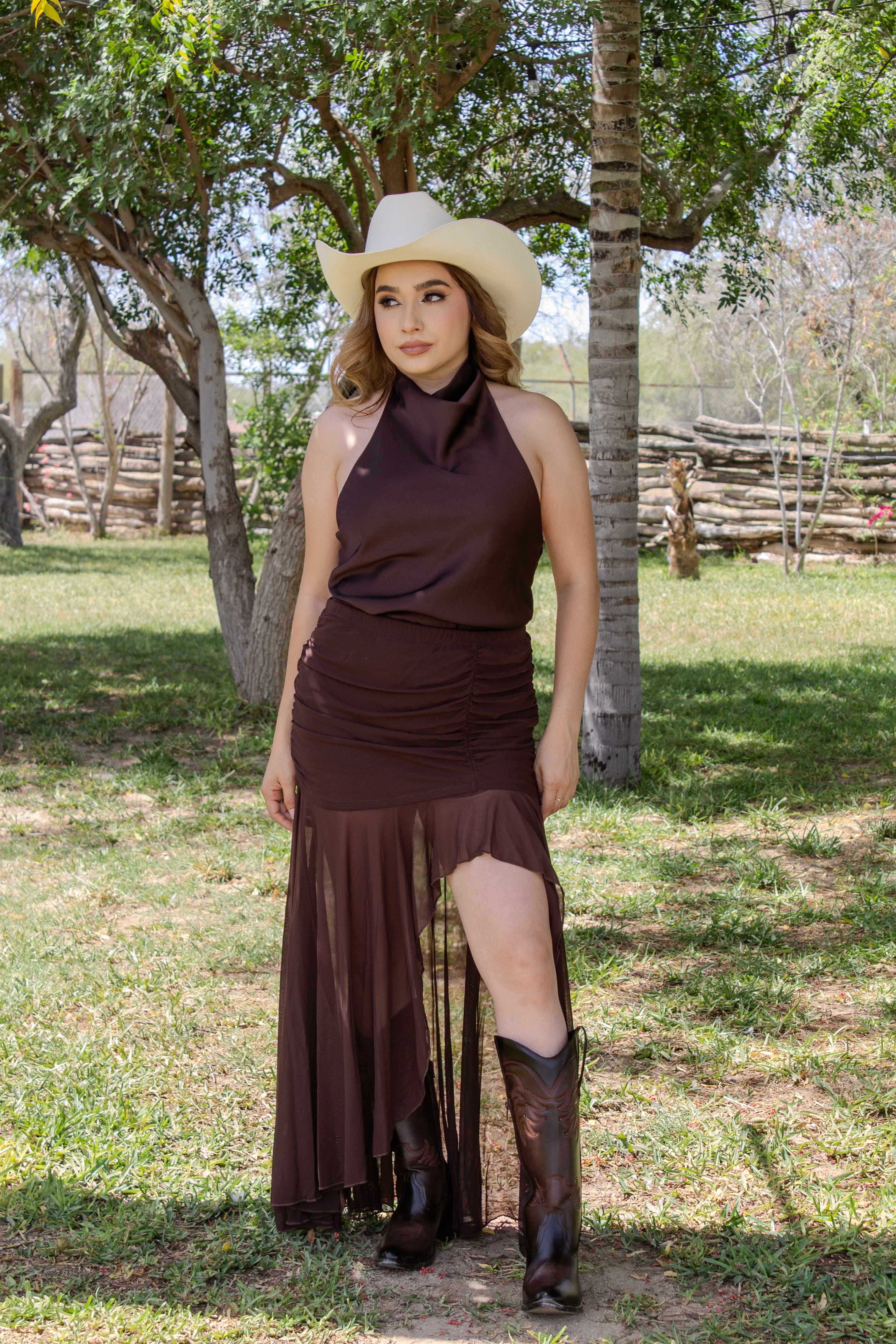 BLUSA HALTER SATÍN CAFÉ